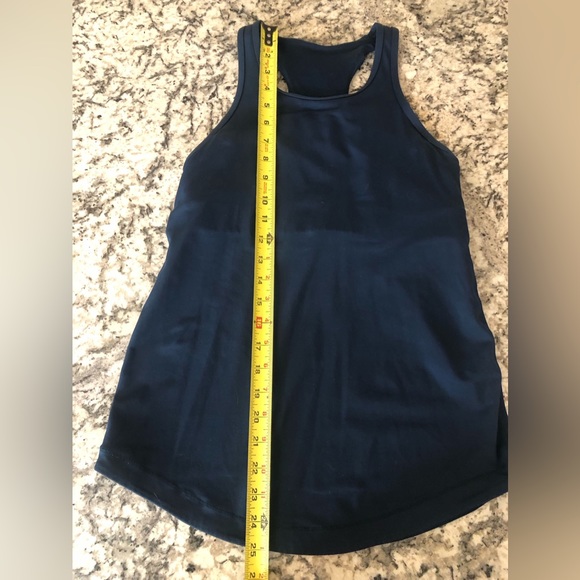 Lululemon Women’s Racerback Tank Top Back Cut Out Built in Bra Size XS - Picture 7 of 12